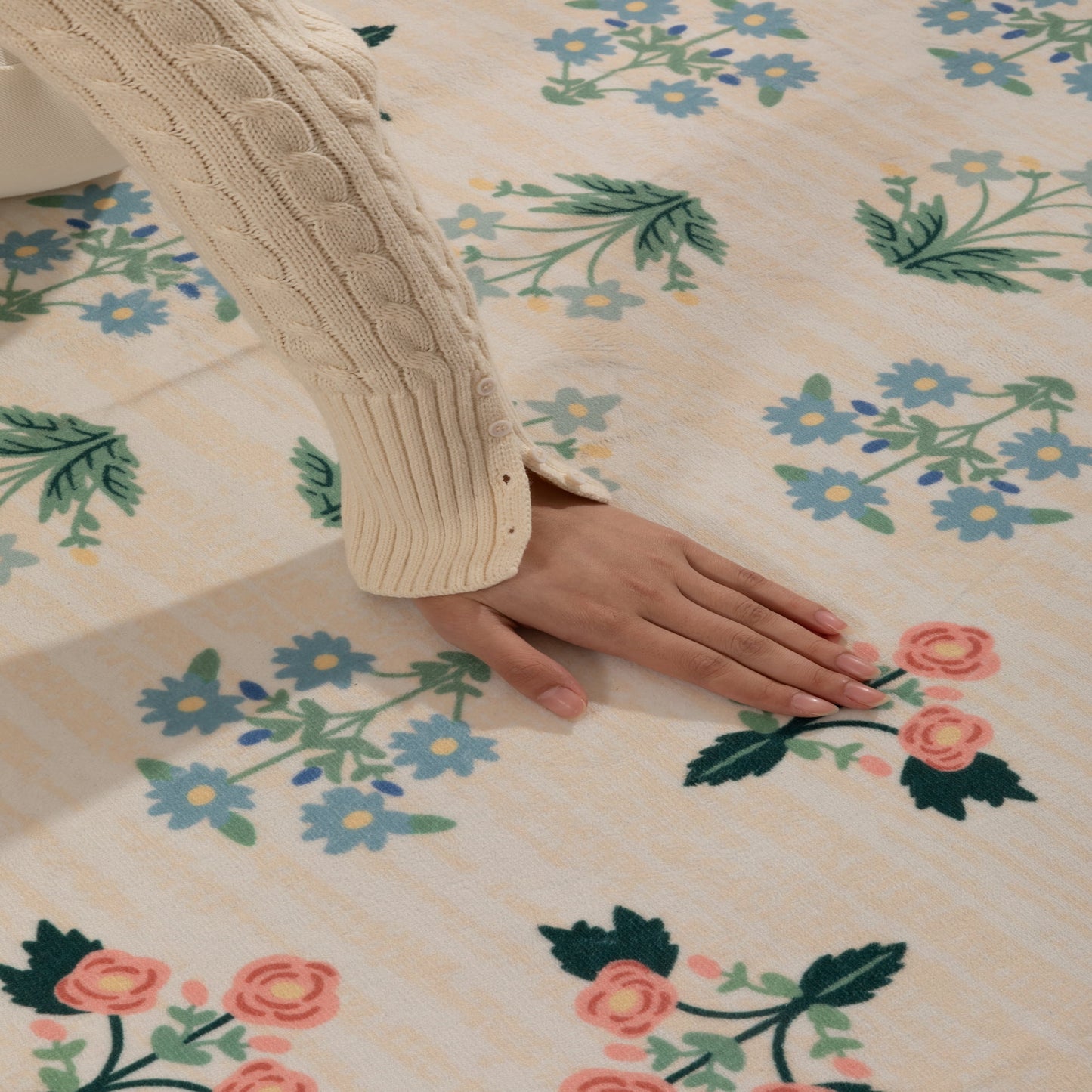 CHAKME 6'x9' Vintage Green American Country Floral Area Rug Washable Non Slip Bedroom Large Retro Distressed Flower Carpet Farmhouse Oriental Style Soft Floor Rugs